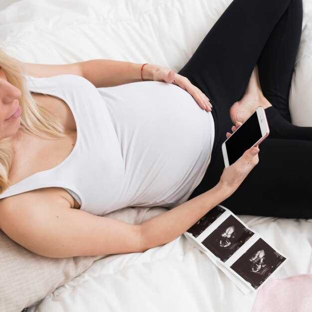 Почему пупок выпирает во время беременности?